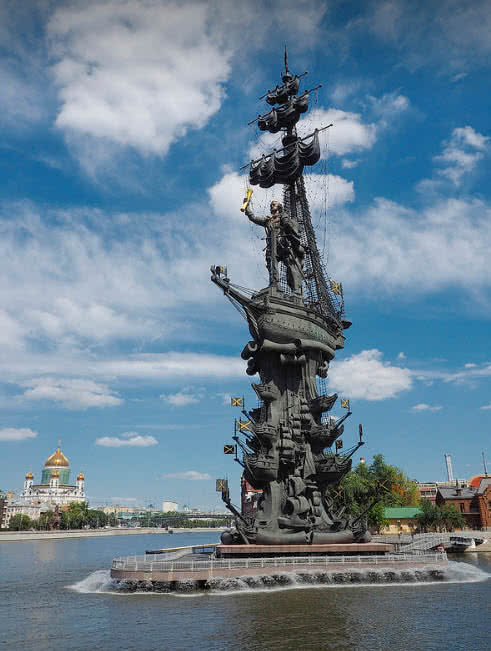 статуя Петра Великого