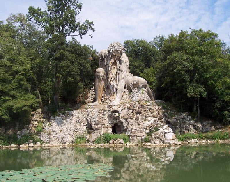 amazing colossal statues