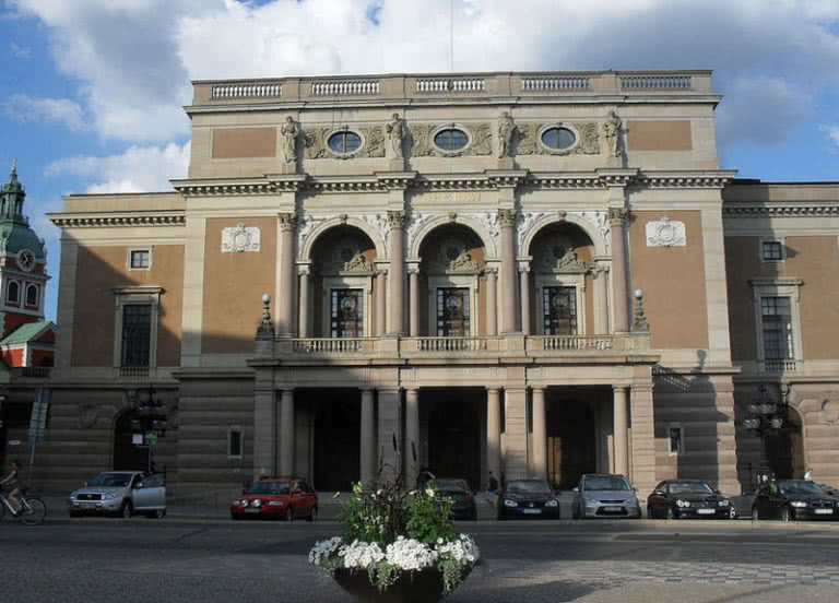 Top 9 Amazing Opera Houses Around The World - The Mysterious World